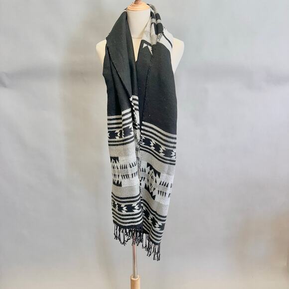 Steve Madden black neutral Aztec southwestern boho blanket scarf One Size 25X80 - Picture 6 of 11